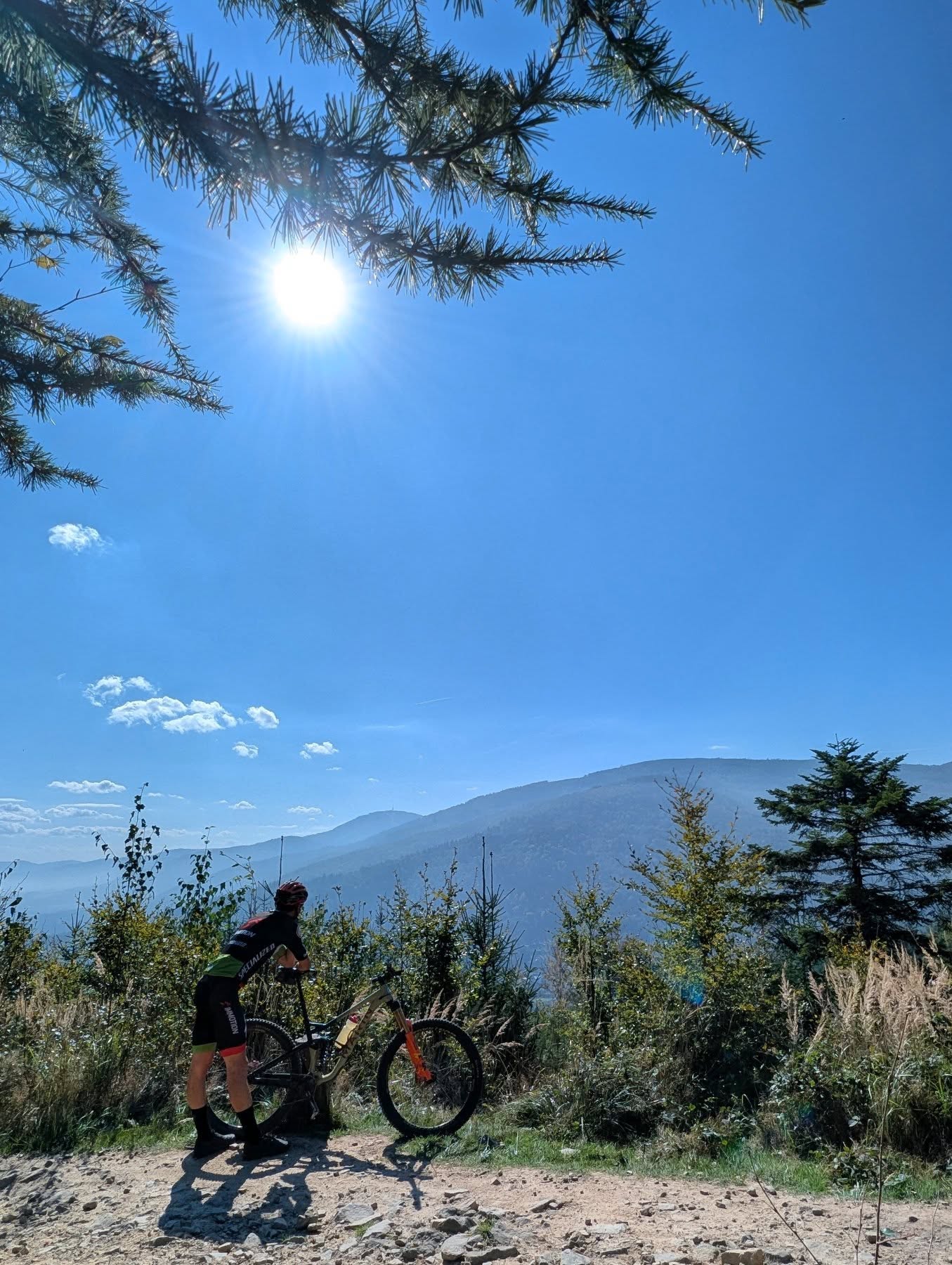 Misja- uciec przed jesienią w Beskidy zakończona sukcesem 😁😁🌞🌞

#endurotrails #beskidy #enduro #szyndzielnia #koziagórka #marinbikes #marin #madeforfun #bike #rower #mtbxcpl #bici #kolo #velo #mtb #cyclinglife #ciclismo #cycling #kolarstwo  #wgórachjestwszystkocokocham #single